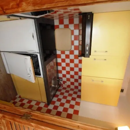 Apartment : 2 Pieces, Proche Pistes, Wifi, Animaux Admis - Fr-1-449-164 *